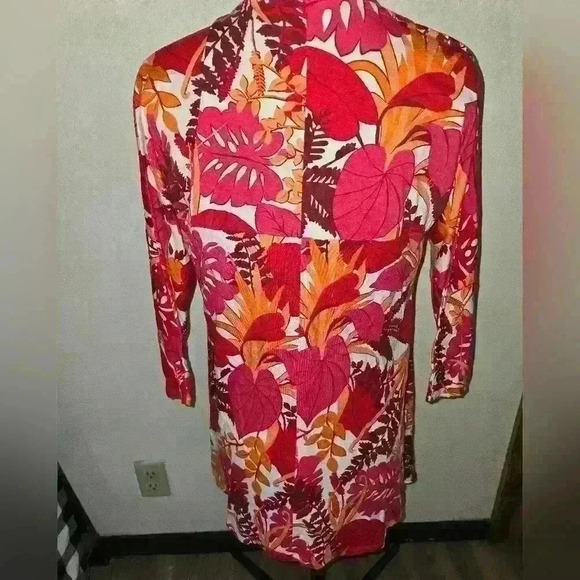 Coolibar woman's sz xs 3/4 length top - Picture 2 of 3